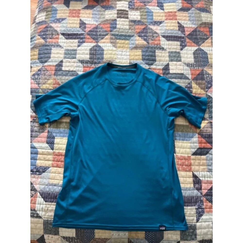 Patagonia Men’s Medium Lightweight Blue T-Shirt